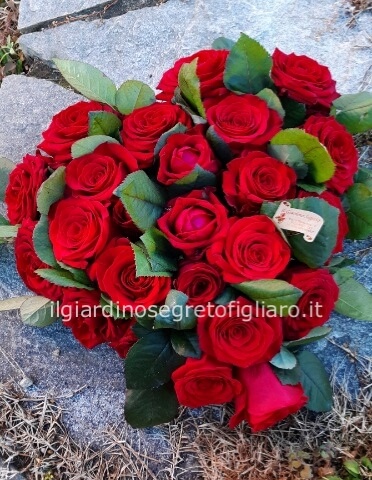 Cuore di rose colore rosso