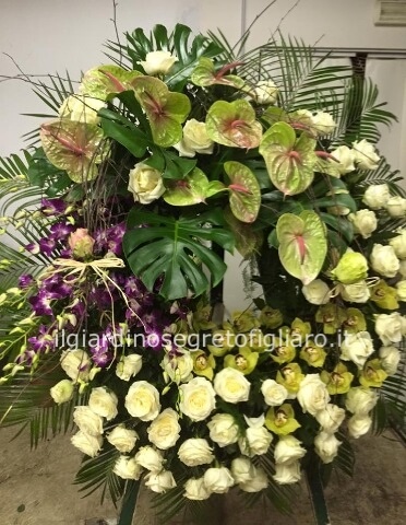 Corona funebre con nastro